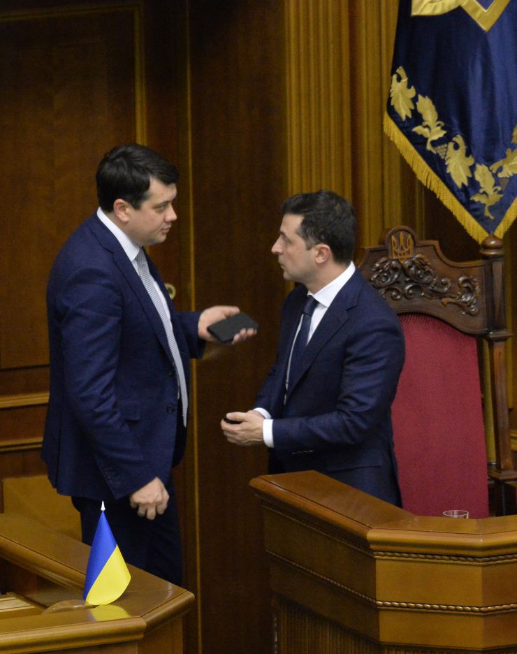 Позачергове пленарне засідання Верховної Ради України. 

Для участі у позачерговому засіданні зареєструвалося 347 народних депутатів.
Голова Верховної Ради України Дмитро Разумков відкрив позачергове пленарне засідання.
Головуючий повідомив, що у позачерговому засіданні бере участь Президент України Володимир Зеленський.

Прийнято Постанову 
