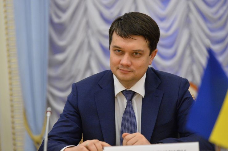 Голова Верховної Ради України Дмитро Разумков провів зустріч з Президентом Європейського Парламенту 2002-2004 років Петом Коксом.

 В зустрічі також взяли участь Перший заступник Голови Верховної Ради України Руслан Стефанчук, Заступниця Голови Верховної Ради України Олена Кондратюк.
