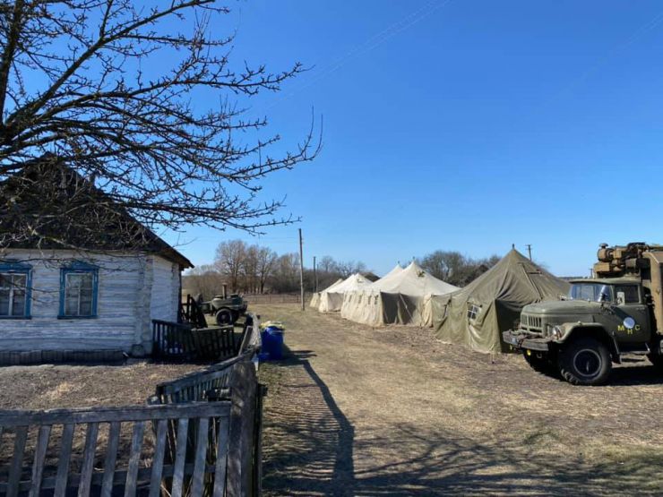 Народні депутати України відвідали оперативний штаб із ліквідації наслідків пожежі в Чорнобильській зоні відчуження та зоні безумовного відселення в Народницькому районі Житомирщини.