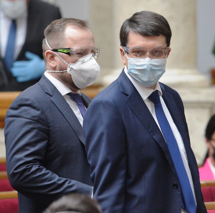 Позачергове пленарне засідання Верховної Ради України дев’ятого скликання.

Народні депутати 295-ма голосами прийняли за основу проект Закону «Про внесення змін до деяких законів України щодо безпеки використання ядерної енергії» (№2372). Також було прийнято рішення про скорочення термінів подання альтернативних законопроектів.

Народні депутати 321 голосом включили до порядку денного проект Закону «Про внесення змін до Кодексу України про адміністративні правопорушення щодо штрафних балів» (№2809). Законопроект розглядався без обговорення.
Дмитро Разумков
