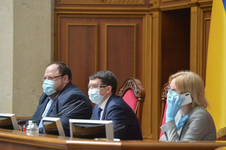 Позачергове пленарне засідання Верховної Ради України дев’ятого скликання.

Народні депутати 295-ма голосами прийняли за основу проект Закону «Про внесення змін до деяких законів України щодо безпеки використання ядерної енергії» (№2372). Також було прийнято рішення про скорочення термінів подання альтернативних законопроектів.

Народні депутати 321 голосом включили до порядку денного проект Закону «Про внесення змін до Кодексу України про адміністративні правопорушення щодо штрафних балів» (№2809). Законопроект розглядався без обговорення.
Руслан Стефанчук, Дмитро Разумков, Олена Кондратюк
