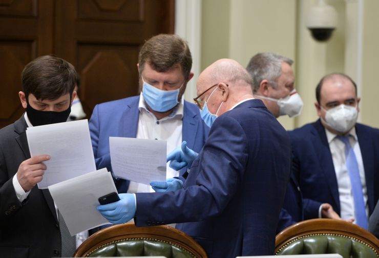Засідання Погоджувальної ради депутатських фракцій (депутатських груп).
Відкриваючи засідання Погоджувальної ради депутатських фракцій (депутатських груп) Голова Верховної Ради України Дмитро Разумков висловив сподівання, що зовсім скоро Верховна Рада перейде до звичного формату роботи.
Він також привітав із Днем прикордонника захисників України.
Теплюк
