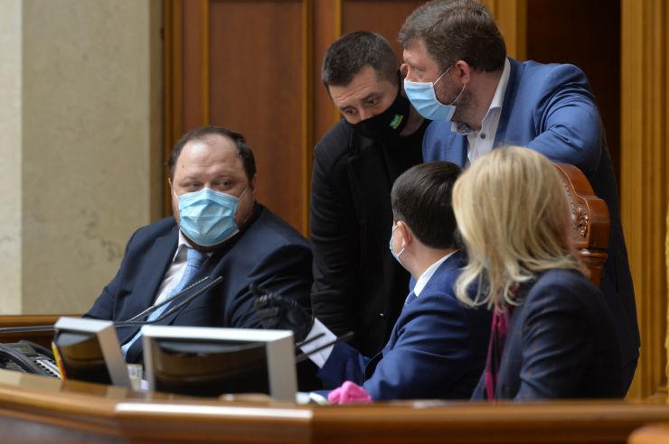 Позачергове засідання Верховної Ради 
Для участі у засіданні зареєструвалося 342 народних депутати. 
Голова Верховної Ради України Дмитро Разумков відкрив позачергове засідання Верховної Ради і нагадав, що 34 роки стався вибух на Чорнобильській атомній станції.
Народні депутати хвилиною мовчання вшанували тих, хто віддав своє життя та здоров’я у ході ліквідації наслідків Чорнобильської катастрофи.
Стефанчук