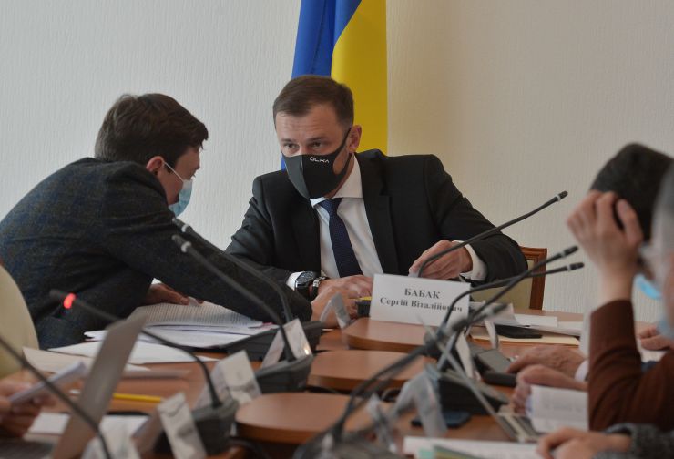 Голова Комітету Верховної Ради України з питань освіти, науки та інновацій Сергій Бабак під час засідання комітету, на якому, зокрема, розглядався Проект Закону про внесення змін до Закону України “Про вищу освіту” щодо покращення соціально-економічного становища студентів в Україні. 
