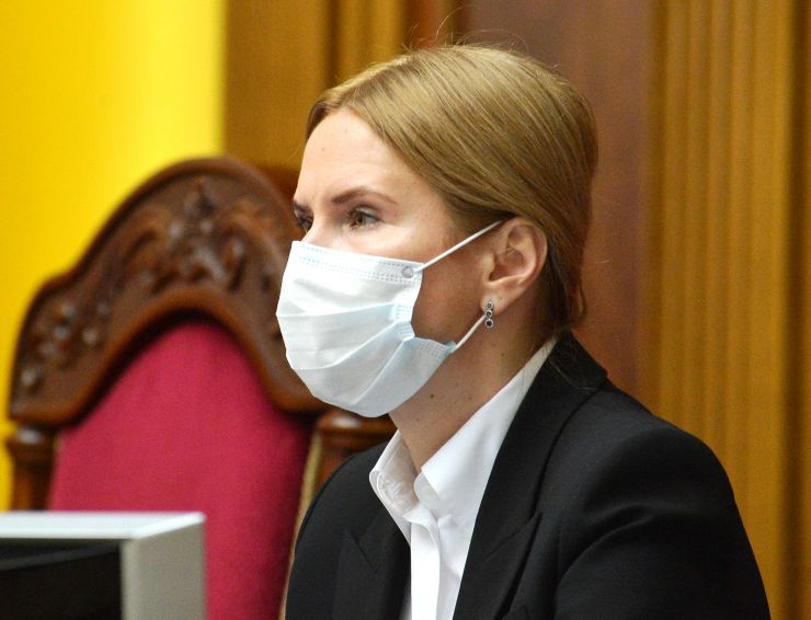 Пленарне засідання Верховної Ради України.

Голова Верховної Ради України Дмитро Разумков відкрив ранкове засідання. 
Дмитро Разумков нагадав, що впродовж півтора тижня пішли з життя народний депутат шістьох скликань Анатолій Матвієнко, народний депутат дев’ятого скликання Валерій Давиденко і учора не стало видатного українського композитора Мирослава Скорика. 
Народні депутати хвилиною мовчання вшанували їх пам’ять.

Прийнято Закон 