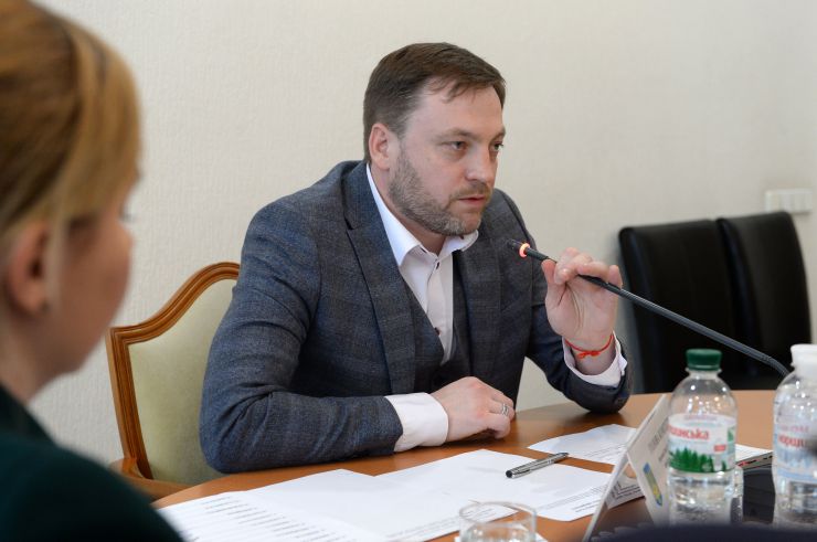Позачергове засідання Комітету Верховної Ради України з питань правоохоронної діяльності щодо ситуації, яка сталася в Кагарлицькому відділі поліції в ніч з 23 на 24 травня 2020 року. На засідання буде запрошено керівництво Національної поліції України та Державного бюро розслідувань. Голова Комітету Верховної Ради України з питань правоохоронної діяльності Денис Монастирський