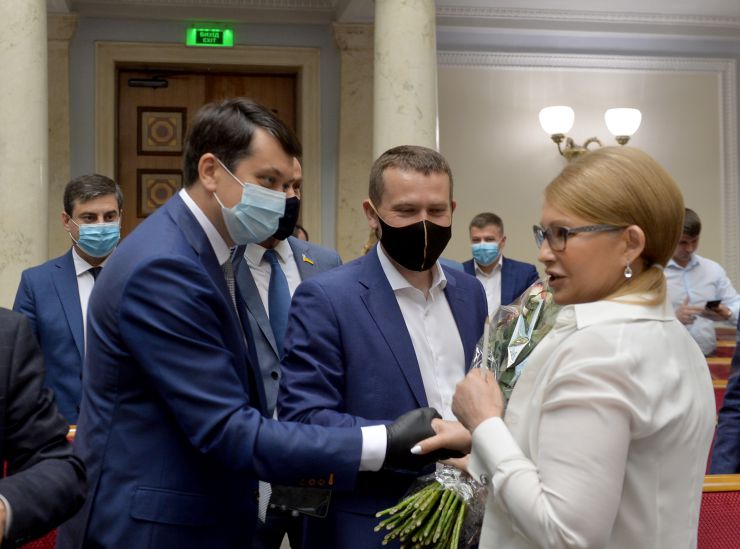 
Ранкове пленарне засідання Верховної Ради України

Народні депутати продовжили розгляд у першому читанні проекту Закону про внесення змін до деяких законодавчих актів України щодо запровадження на ринку природного газу обліку та розрахунків за обсягом газу в одиницях енергії №2553.
Головуючий нагадав, що законопроект обговорено і залишилося лише голосування.
281 голосом законопроект прийнято за основу.
Верховна Рада 334 голосами «за» прийняла у другому читанні і в цілому проекту Закону про внесення змін до Закону України 