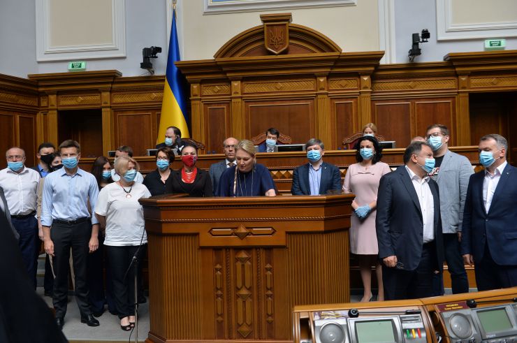 
Ранкове пленарне засідання Верховної Ради України

Народні депутати продовжили розгляд у першому читанні проекту Закону про внесення змін до деяких законодавчих актів України щодо запровадження на ринку природного газу обліку та розрахунків за обсягом газу в одиницях енергії №2553.
Головуючий нагадав, що законопроект обговорено і залишилося лише голосування.
281 голосом законопроект прийнято за основу.
Верховна Рада 334 голосами «за» прийняла у другому читанні і в цілому проекту Закону про внесення змін до Закону України 