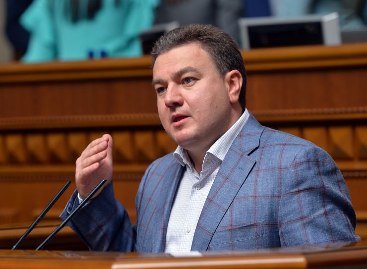 
Ранкове пленарне засідання Верховної Ради України

Народні депутати продовжили розгляд у першому читанні проекту Закону про внесення змін до деяких законодавчих актів України щодо запровадження на ринку природного газу обліку та розрахунків за обсягом газу в одиницях енергії №2553.
Головуючий нагадав, що законопроект обговорено і залишилося лише голосування.
281 голосом законопроект прийнято за основу.
Верховна Рада 334 голосами «за» прийняла у другому читанні і в цілому проекту Закону про внесення змін до Закону України 