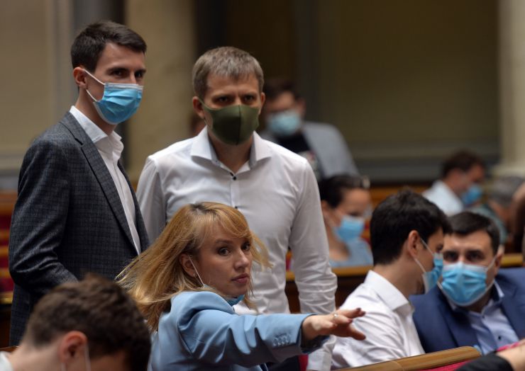 
Ранкове пленарне засідання Верховної Ради України

Народні депутати продовжили розгляд у першому читанні проекту Закону про внесення змін до деяких законодавчих актів України щодо запровадження на ринку природного газу обліку та розрахунків за обсягом газу в одиницях енергії №2553.
Головуючий нагадав, що законопроект обговорено і залишилося лише голосування.
281 голосом законопроект прийнято за основу.
Верховна Рада 334 голосами «за» прийняла у другому читанні і в цілому проекту Закону про внесення змін до Закону України 