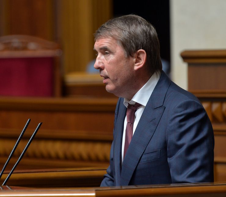 
Ранкове пленарне засідання Верховної Ради України

Народні депутати продовжили розгляд у першому читанні проекту Закону про внесення змін до деяких законодавчих актів України щодо запровадження на ринку природного газу обліку та розрахунків за обсягом газу в одиницях енергії №2553.
Головуючий нагадав, що законопроект обговорено і залишилося лише голосування.
281 голосом законопроект прийнято за основу.
Верховна Рада 334 голосами «за» прийняла у другому читанні і в цілому проекту Закону про внесення змін до Закону України 