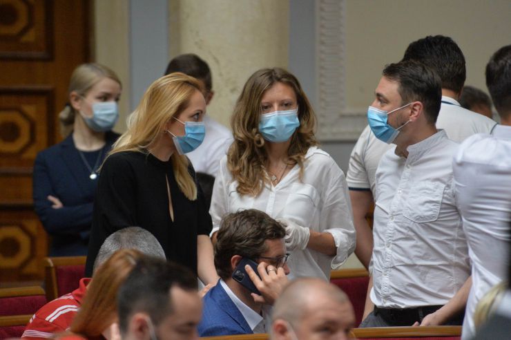 Голова Верховної Ради України Дмитро Разумков відкрив ранкове засідання. 
Головуючий нагадав, що до повноважень Верховної Ради належить розгляд та прийняття рішення щодо схвалення Програми діяльності Кабінету Міністрів. 
Головуючий поінформував про порядок розгляду питання і надав слово для виступу Прем'єр-міністру України Денис Шмигалю, який представив Програму діяльності Кабінету Міністрів України.
За результатами обговорення головуючий поставив на голосування проект Постанови про Програму діяльності Кабінету Міністрів України. Народні депутати не підтримали проект Постанови («за» - 207 голосів).
