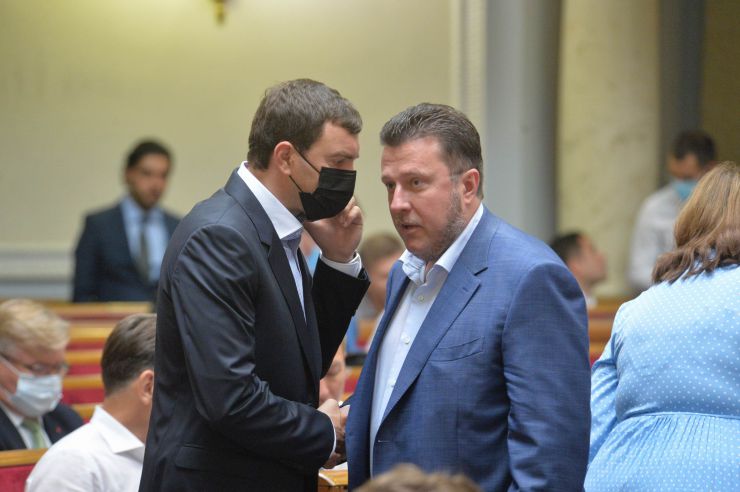 Голова Верховної Ради України Дмитро Разумков відкрив ранкове засідання. 
Головуючий нагадав, що до повноважень Верховної Ради належить розгляд та прийняття рішення щодо схвалення Програми діяльності Кабінету Міністрів. 
Головуючий поінформував про порядок розгляду питання і надав слово для виступу Прем'єр-міністру України Денис Шмигалю, який представив Програму діяльності Кабінету Міністрів України.
За результатами обговорення головуючий поставив на голосування проект Постанови про Програму діяльності Кабінету Міністрів України. Народні депутати не підтримали проект Постанови («за» - 207 голосів).
Іванчук, Антон Яценко- За майбутнє-справа 
