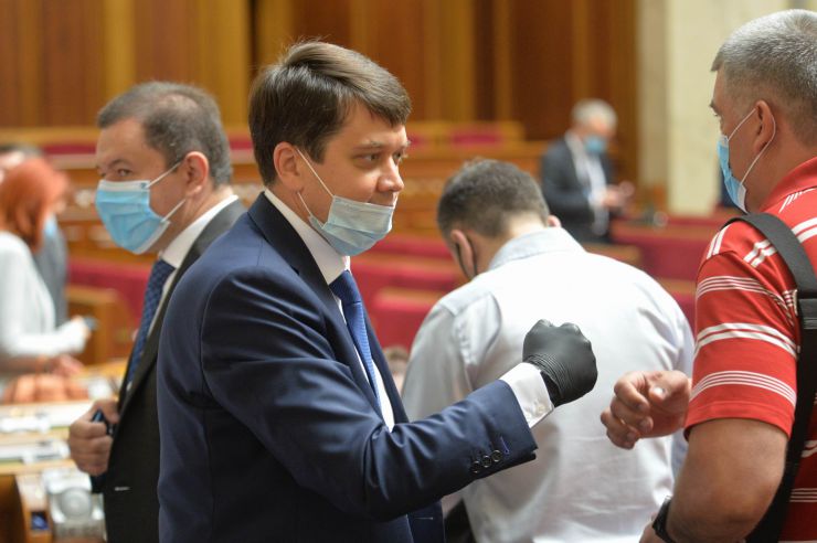Голова Верховної Ради України Дмитро Разумков відкрив ранкове засідання. 
Головуючий нагадав, що до повноважень Верховної Ради належить розгляд та прийняття рішення щодо схвалення Програми діяльності Кабінету Міністрів. 
Головуючий поінформував про порядок розгляду питання і надав слово для виступу Прем'єр-міністру України Денис Шмигалю, який представив Програму діяльності Кабінету Міністрів України.
За результатами обговорення головуючий поставив на голосування проект Постанови про Програму діяльності Кабінету Міністрів України. Народні депутати не підтримали проект Постанови («за» - 207 голосів).
