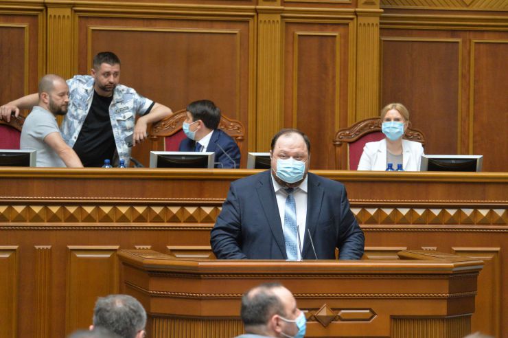 Пленарне засідання Верховної Ради України.

Проект Закону про народовладдя через всеукраїнський референдум №3612 доповідає Представник Президента України у Верховній Раді Руслан Стефанчук. 
Доповідач зазначив, що цей проект підготовлений Робочою групою з питань розробки законопроектів у сфері народовладдя за участю народних депутатів України, представників міністерств, громадських організацій та незалежних експертів. 
Проект Закону про всеукраїнський референдум №2182 доповіла народний депутат Юлія Тимошенко.
