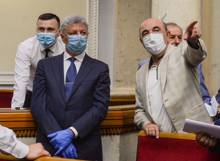 Ранкове пленарне засідання Верховної Ради України.

Голова Верховної Ради України Дмитро Разумков відкрив ранкове засідання. 
Дмитро Разумков надав слово Заступнику Голови Верховної Ради Олені Кондратюк. У своєму виступі Олена Кондратюк привернула увагу до «хвилі неповаги, дискримінації, приниження, сексизму, мови ненависті», які спостерігаються останнім часом.
Народні депутати продовжують розглядати правки до проект Закону про державне регулювання діяльності щодо організації та проведення азартних ігор № 2285-д.
Бойко, Рабинович
