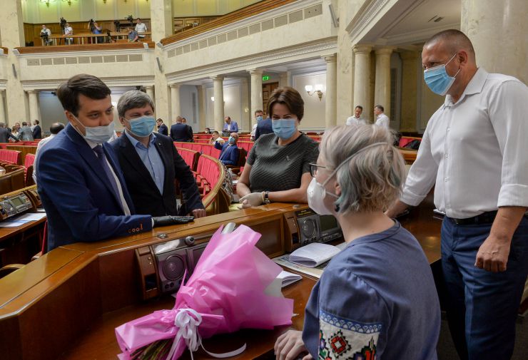 Ранкове пленарне засідання Верховної Ради України.

Голова Верховної Ради України Дмитро Разумков відкрив ранкове засідання. 
Головуючий також оголосив про створення у Верховній Раді міжфракційного депутатського об’єднання 