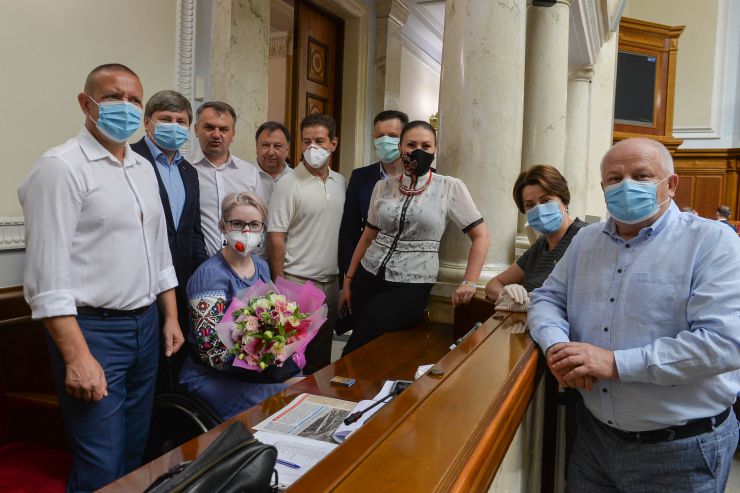Ранкове пленарне засідання Верховної Ради України.

Голова Верховної Ради України Дмитро Разумков відкрив ранкове засідання. 
Головуючий також оголосив про створення у Верховній Раді міжфракційного депутатського об’єднання 