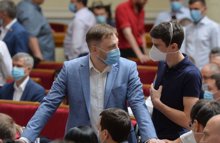 Ранкове пленарне засідання Верховної Ради України.

Голова Верховної Ради України Дмитро Разумков відкрив ранкове засідання. 
Головуючий також оголосив про створення у Верховній Раді міжфракційного депутатського об’єднання 