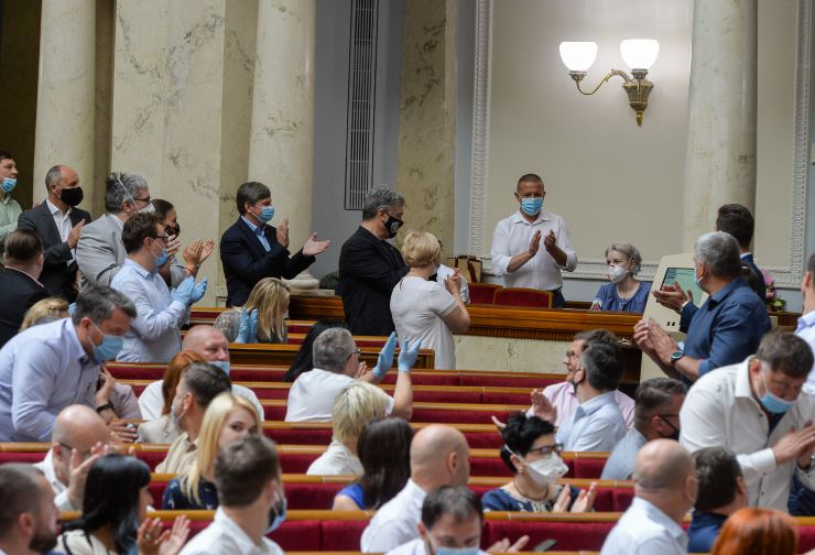 Ранкове пленарне засідання Верховної Ради України.

Голова Верховної Ради України Дмитро Разумков відкрив ранкове засідання. 
Головуючий також оголосив про створення у Верховній Раді міжфракційного депутатського об’єднання 