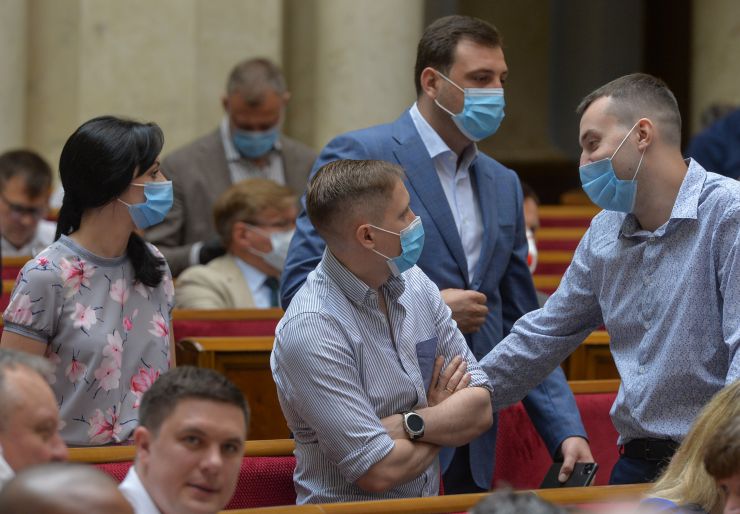 Ранкове пленарне засідання Верховної Ради України.

Голова Верховної Ради України Дмитро Разумков відкрив ранкове засідання. 
Головуючий також оголосив про створення у Верховній Раді міжфракційного депутатського об’єднання 