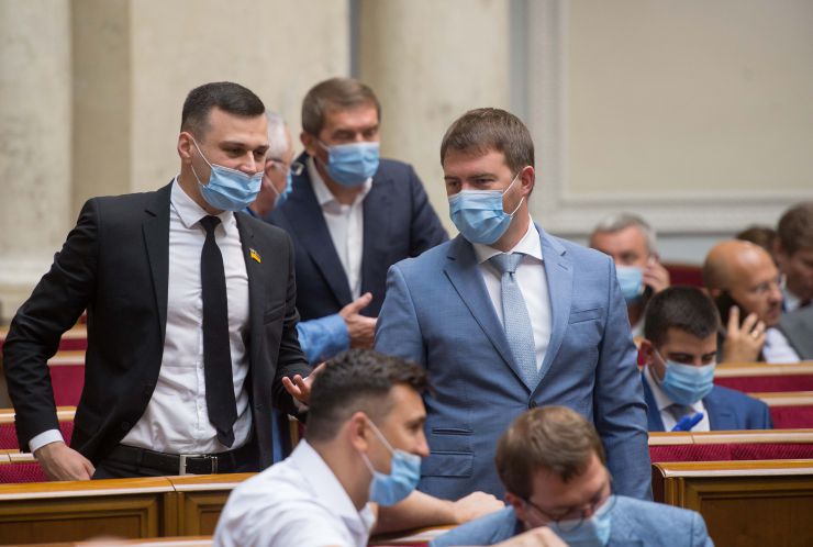 Ранкове пленарне засідання Верховної Ради України.

Голова Верховної Ради України Дмитро Разумков відкрив ранкове засідання. 
Дмитро Разумков зазначив, що сьогодні Україна відзначає День українського миротворця.
Прийнято Постанову «Про календарний план проведення четвертої сесії Верховної Ради України дев'ятого скликання».
