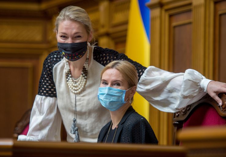 Ранкове пленарне засідання Верховної Ради України.

Голова Верховної Ради України Дмитро Разумков відкрив ранкове засідання. 
Дмитро Разумков зазначив, що сьогодні Україна відзначає День українського миротворця.
Прийнято Постанову «Про календарний план проведення четвертої сесії Верховної Ради України дев'ятого скликання». Марія Іонова , Олена Кондратюк
