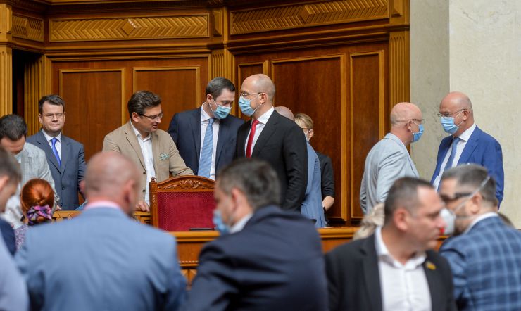 Ранкове пленарне засідання Верховної Ради України.

Голова Верховної Ради України Дмитро Разумков відкрив ранкове засідання. 
Головуючий повідомив, що у засіданні Верховної Ради беруть участь Прем’єр-міністр України Денис Шмигаль та члени Кабінету Міністрів. 
За пропозицією депутатських фракцій і груп члени Кабінету Міністрів будуть відповідати на запитання про стан безпекового середовища довкола України та організацію проведення осіннього призову до Збройних Сил України.
Головуючий надав слово для доповіді Міністру оборони Андрію Тарану.
