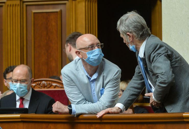 Ранкове пленарне засідання Верховної Ради України.

Голова Верховної Ради України Дмитро Разумков відкрив ранкове засідання. 
Головуючий повідомив, що у засіданні Верховної Ради беруть участь Прем’єр-міністр України Денис Шмигаль та члени Кабінету Міністрів. 
За пропозицією депутатських фракцій і груп члени Кабінету Міністрів будуть відповідати на запитання про стан безпекового середовища довкола України та організацію проведення осіннього призову до Збройних Сил України.
Головуючий надав слово для доповіді Міністру оборони Андрію Тарану.
Джємілєв