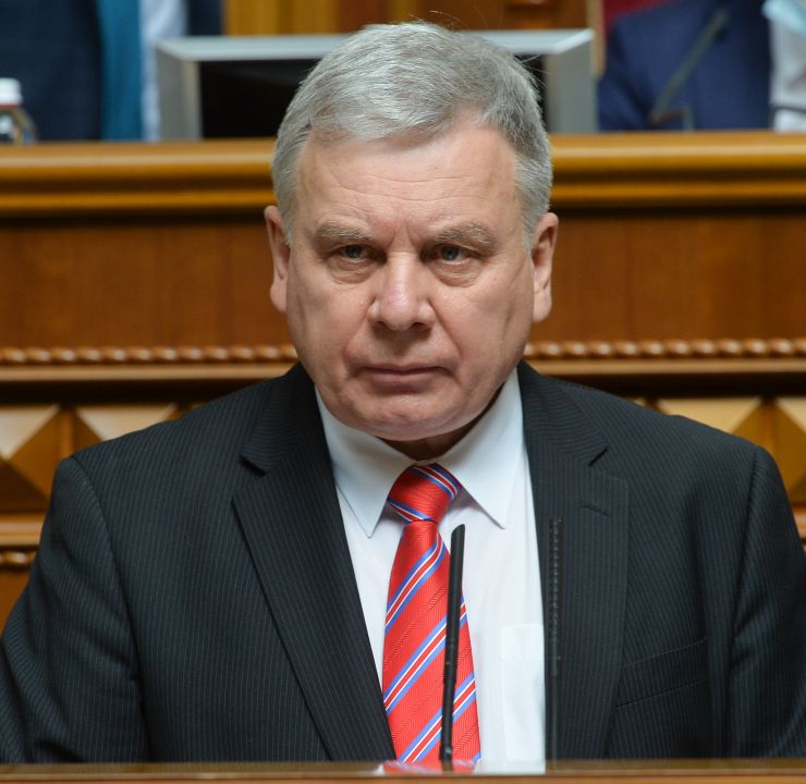 Ранкове пленарне засідання Верховної Ради України.

Голова Верховної Ради України Дмитро Разумков відкрив ранкове засідання. 
Головуючий повідомив, що у засіданні Верховної Ради беруть участь Прем’єр-міністр України Денис Шмигаль та члени Кабінету Міністрів. 
За пропозицією депутатських фракцій і груп члени Кабінету Міністрів будуть відповідати на запитання про стан безпекового середовища довкола України та організацію проведення осіннього призову до Збройних Сил України.
Головуючий надав слово для доповіді Міністру оборони Андрію Тарану.
Міністр оборони Андрій Таран
