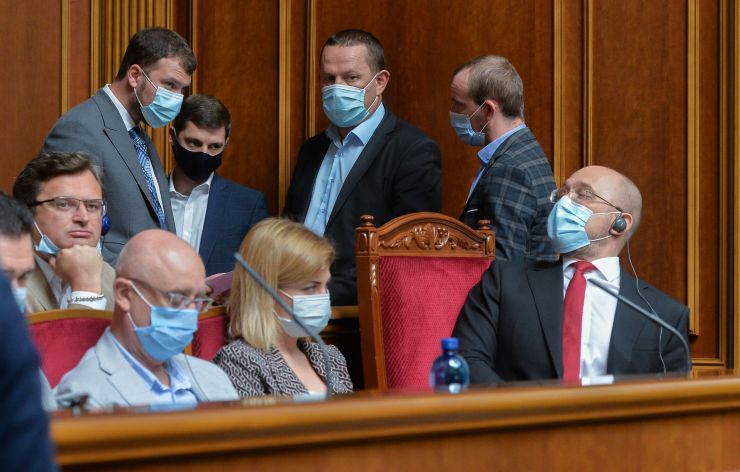 Ранкове пленарне засідання Верховної Ради України.

Голова Верховної Ради України Дмитро Разумков відкрив ранкове засідання. 
Головуючий повідомив, що у засіданні Верховної Ради беруть участь Прем’єр-міністр України Денис Шмигаль та члени Кабінету Міністрів. 
За пропозицією депутатських фракцій і груп члени Кабінету Міністрів будуть відповідати на запитання про стан безпекового середовища довкола України та організацію проведення осіннього призову до Збройних Сил України.
Головуючий надав слово для доповіді Міністру оборони Андрію Тарану.
