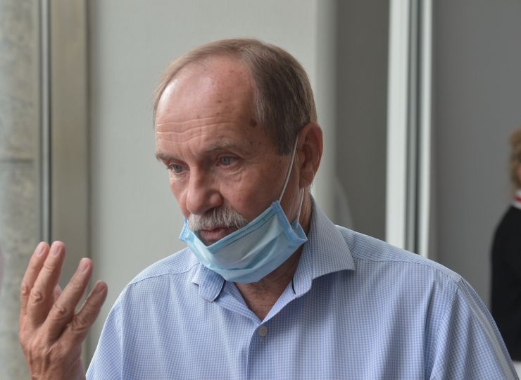 Урочисті заходи з нагоди 30-ї річниці підняття українського національного прапора над столицею. На святкову церемонію запрошені депутати Київради І скликання, які прийняли це важливе рішення у 1990 році. За розпорядженням мера Києва, їм було вручено пам’ятну сувенірну продукцію. З нагоди свята, з 22.00 до 24.00 Київську міську раду підсвітять кольорами українського прапора. Іван Заєць