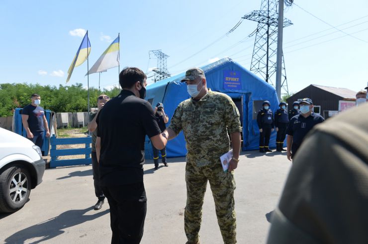 Робоча поїздка Голови Верховної Ради України Дмитра РАЗУМКОВА 
до Донецької і Луганської областей.

Огляд КПВВ 