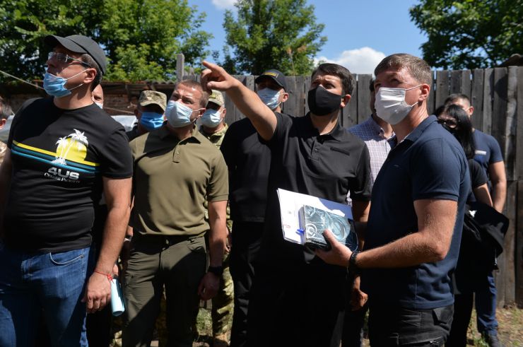 Робоча поїздка Голови Верховної Ради України Дмитра РАЗУМКОВА 
до Донецької і Луганської областей.

Огляд КПВВ 