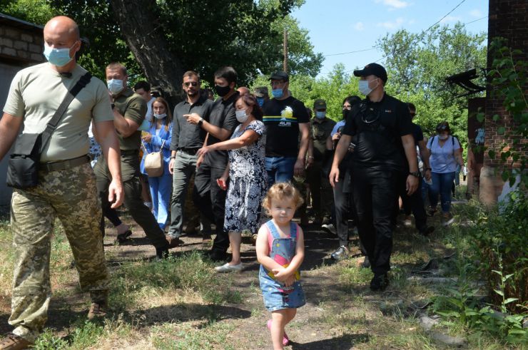 Робоча поїздка Голови Верховної Ради України Дмитра РАЗУМКОВА 
до Донецької і Луганської областей.

Огляд КПВВ 