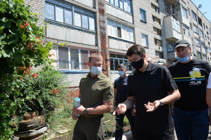Робоча поїздка Голови Верховної Ради України Дмитра РАЗУМКОВА 
до Донецької і Луганської областей.

Огляд КПВВ 