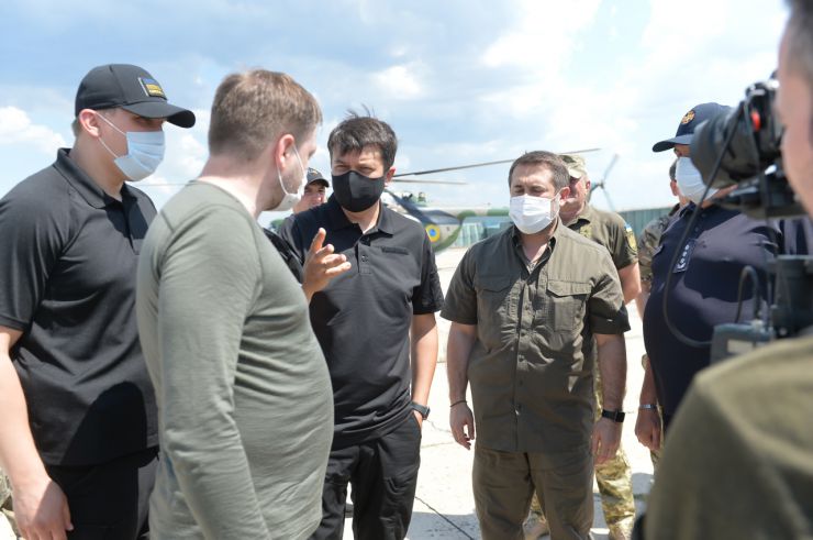 Робоча поїздка  Голови Верховної Ради України Дмитра РАЗУМКОВА 
до Донецької і Луганської областей

м. Сєвєродонецьк Луганської області.
Переїзд до 59-го військового мобільного госпіталю (м. Сєвєродонецьк, вул. Сметаніна, 5с).
Ознайомлення з роботою госпіталю.
Спілкування з бійцями, які перебувають на лікуванні, та медичними працівниками.
Вручення відзнак.
