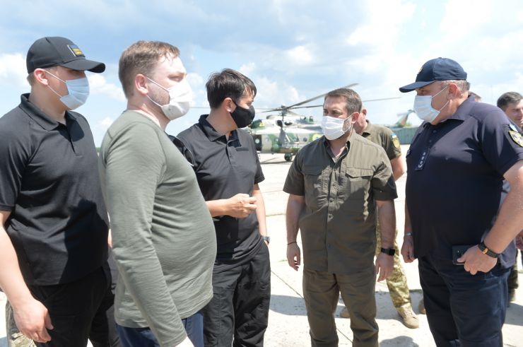 Робоча поїздка  Голови Верховної Ради України Дмитра РАЗУМКОВА 
до Донецької і Луганської областей

м. Сєвєродонецьк Луганської області.
Переїзд до 59-го військового мобільного госпіталю (м. Сєвєродонецьк, вул. Сметаніна, 5с).
Ознайомлення з роботою госпіталю.
Спілкування з бійцями, які перебувають на лікуванні, та медичними працівниками.
Вручення відзнак.
