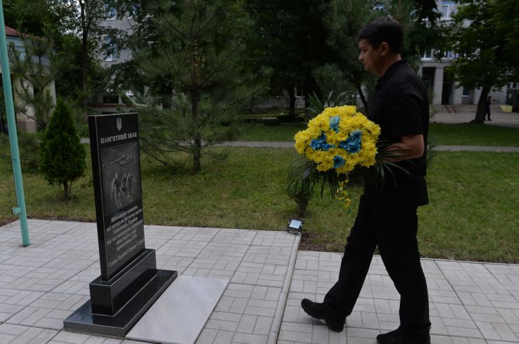 Робоча поїздка  Голови Верховної Ради України Дмитра РАЗУМКОВА 
до Донецької і Луганської областей

м. Сєвєродонецьк Луганської області.
Переїзд до 59-го військового мобільного госпіталю (м. Сєвєродонецьк, вул. Сметаніна, 5с).
Ознайомлення з роботою госпіталю.
Спілкування з бійцями, які перебувають на лікуванні, та медичними працівниками.
Вручення відзнак.
