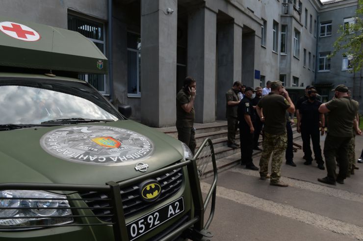 Робоча поїздка  Голови Верховної Ради України Дмитра РАЗУМКОВА 
до Донецької і Луганської областей

м. Сєвєродонецьк Луганської області.
Переїзд до 59-го військового мобільного госпіталю (м. Сєвєродонецьк, вул. Сметаніна, 5с).
Ознайомлення з роботою госпіталю.
Спілкування з бійцями, які перебувають на лікуванні, та медичними працівниками.
Вручення відзнак.

