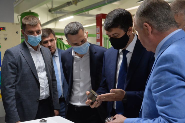 Робоча поїздка Голови Верховної Ради України Дмитра РАЗУМКОВА до Харківської області.
Акціонерне товариство «ФЕД» 
