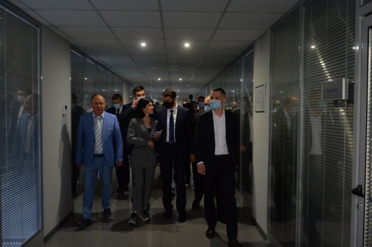 Робоча поїздка Голови Верховної Ради України Дмитра РАЗУМКОВА до Харківської області.
Акціонерне товариство «ФЕД» 
