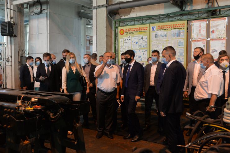 Робоча поїздка Голови Верховної Ради України Дмитра РАЗУМКОВА до Харківської області.
Державне підприємство «Харківський завод спеціальних машин». (вул. Дербентська, 109)
