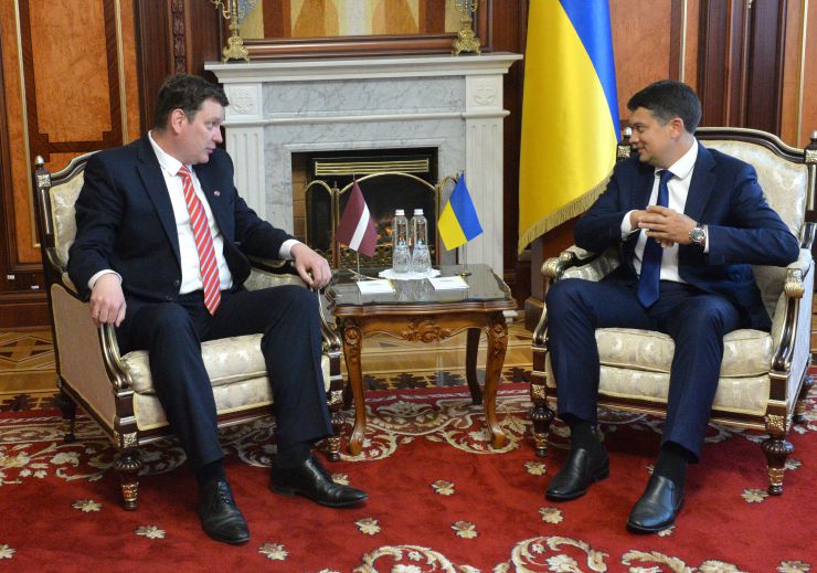 Зустріч Голови Верховної Ради України Дмитра Разумкова з послом Республіки Латвія в Україні Юрісом Пойкансом