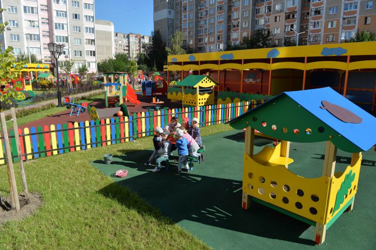 Робоча поїздка  Голови Верховної Ради України Дмитра РАЗУМКОВА 
до Чернігівської області.
Ознайомлення з роботою дошкільного освітнього закладу № 3 – «Дитяча Академія»
