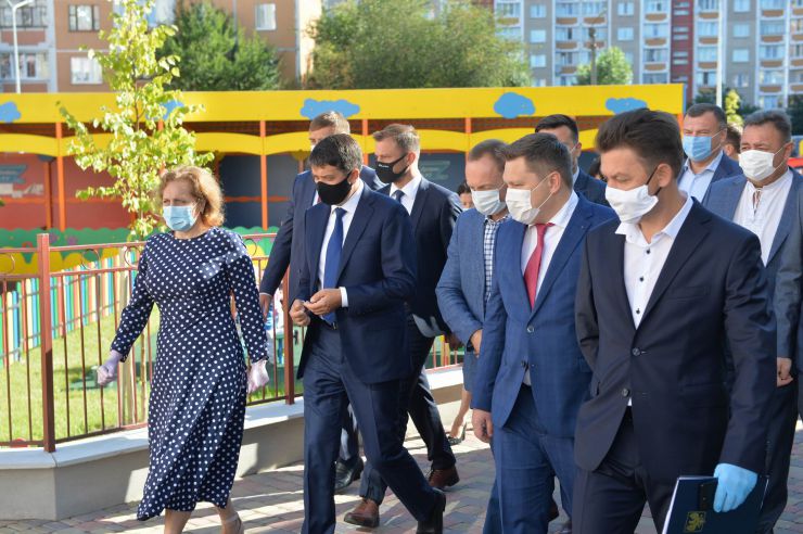Робоча поїздка  Голови Верховної Ради України Дмитра РАЗУМКОВА 
до Чернігівської області.
Ознайомлення з роботою дошкільного освітнього закладу № 3 – «Дитяча Академія»
