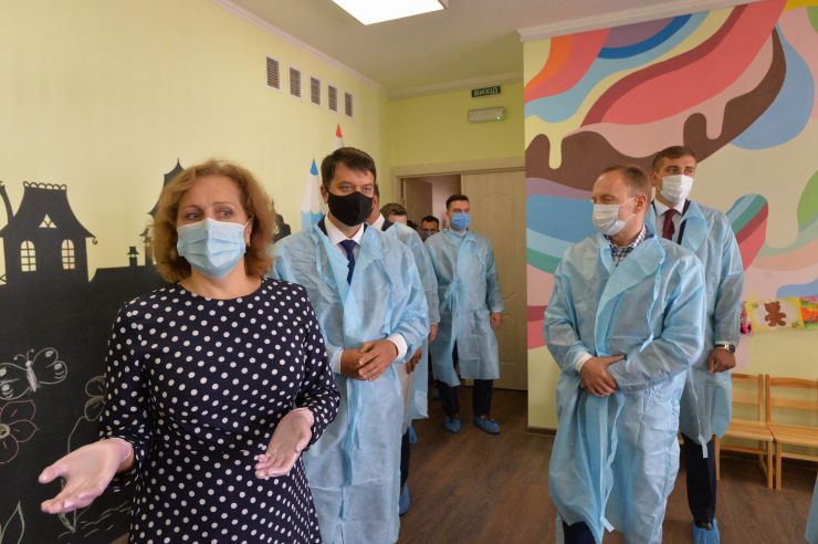 Робоча поїздка  Голови Верховної Ради України Дмитра РАЗУМКОВА 
до Чернігівської області.
Ознайомлення з роботою дошкільного освітнього закладу № 3 – «Дитяча Академія»
