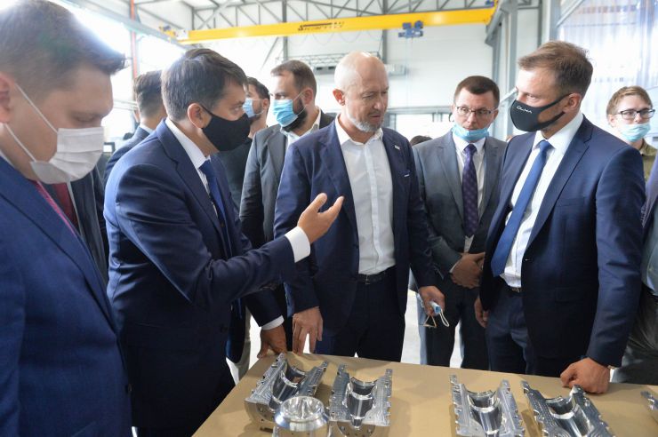 Робоча поїздка  Голови Верховної Ради України Дмитра РАЗУМКОВА 
до Чернігівської області.

Ознайомлення з роботою ТОВ «ПЕТ Технолоджиз»