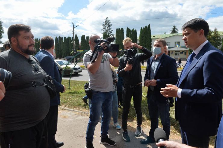Робоча поїздка  Голови Верховної Ради України Дмитра РАЗУМКОВА 
до Чернігівської області.

Ознайомлення з роботою Куликівської  селищної ОТГ Куликівського району
