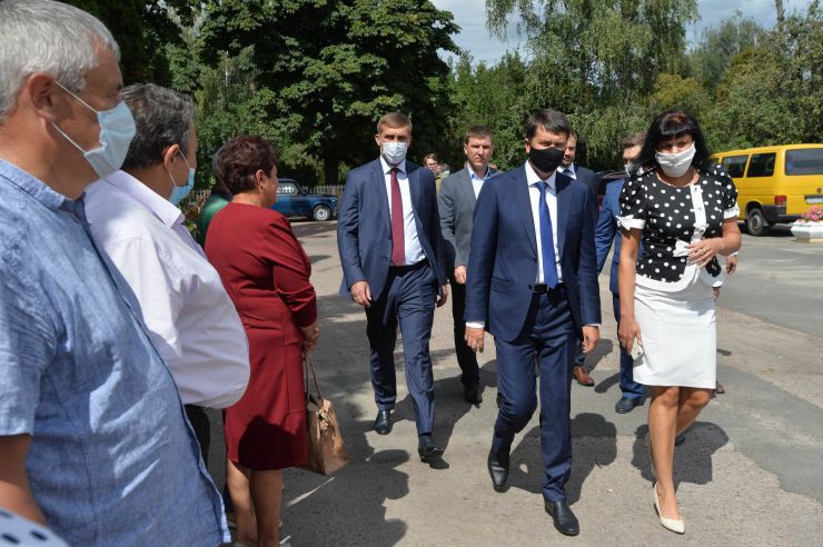 Робоча поїздка  Голови Верховної Ради України Дмитра РАЗУМКОВА 
до Чернігівської області.

Ознайомлення з роботою Куликівської  селищної ОТГ Куликівського району
